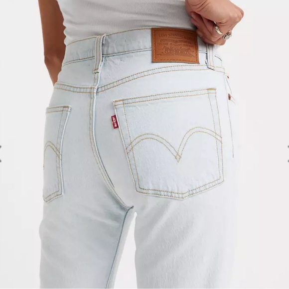 Levi’s Wedgie Straight - Picture 3 of 10